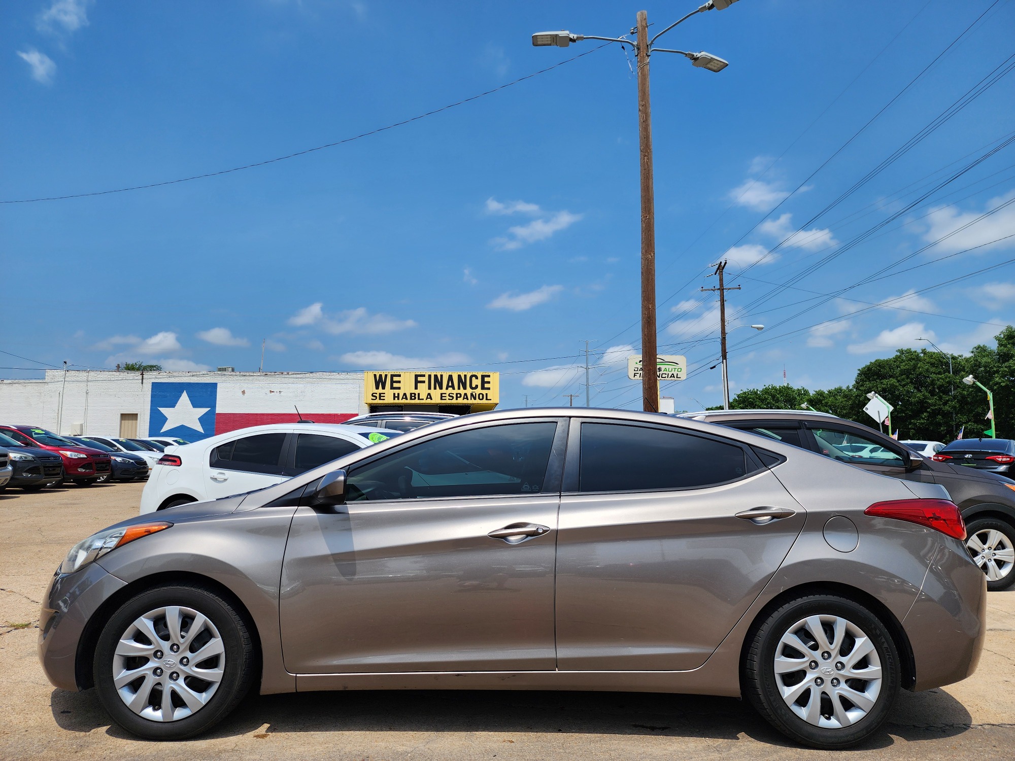2013 GOLD Hyundai Elantra GLS (5NPDH4AE6DH) with an 1.8L L4 DOHC 16V engine, 6-Speed Automatic transmission, located at 2660 S.Garland Avenue	, Garland, TX, 75041, (469) 298-3118, 32.885387, -96.656776 - Photo #6